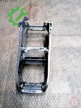 Audi Q3 Orta Konsol 8U0864283A çıkma parça