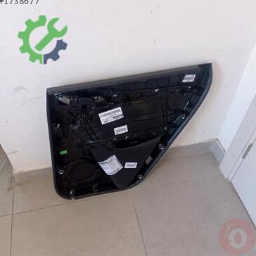 Audi Q3 Kapı Döşemesi 8U0867305 çıkma parça