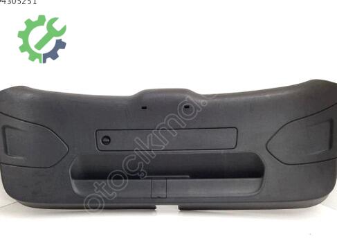 Audi Q3 Bagaj 8U0867979 çıkma parça