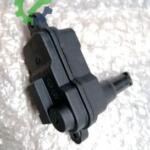 Çıkma Skoda Octavia Depo Kapağı 8V0862159
