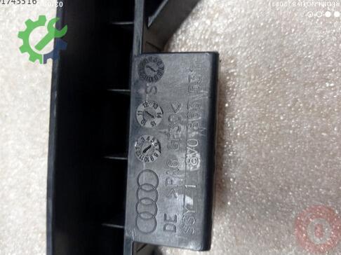 Audi A3 Orta Konsol 8V0863531 çıkma parça