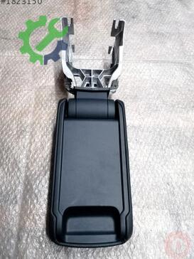 Audi A3 Orta Konsol 8V0864283 çıkma parça
