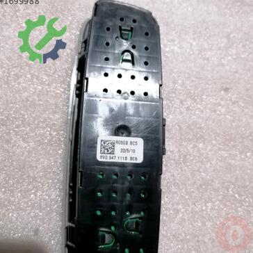 Audi Q3 Tavan Lambası 8V0947111B çıkma parça