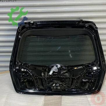 Audi A3 Bagaj 8V3827025H çıkma parça