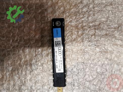 Audi A3 Anten 8V7035225A çıkma parça