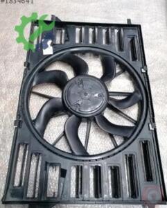 Audi A4 2022 Çıkma Fan Motoru 8W0121207B