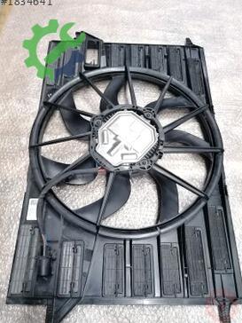 Audi A4 Fan Motoru 8W0121207B çıkma parça