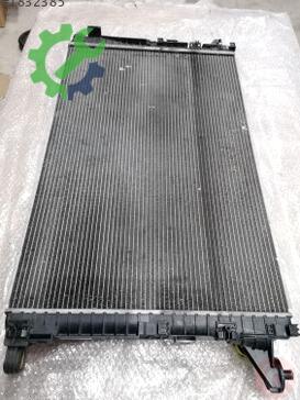 Audi A4 Motor Su Radyatörü 8W0121251AB çıkma parça