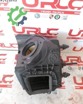 Audi A4 Hava Filtresi Kutusu 8W0133835T çıkma parça