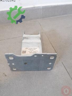 Audi A4 Tampon Demiri 8W0807133 çıkma parça