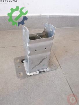 Audi A4 Tampon Demiri 8W0807133 çıkma parça