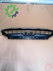 Audi A4 Orijinal Çıkma Panjur 8W0807233D