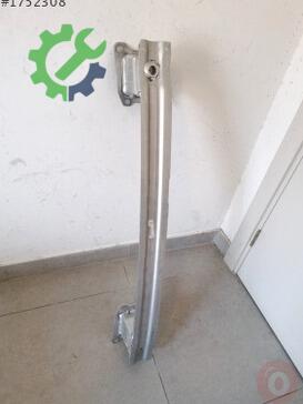 Audi A4 Tampon Demiri çıkma parça
