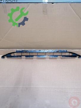 Audi A4 Tampon Izgarası 8W0807683D çıkma parça