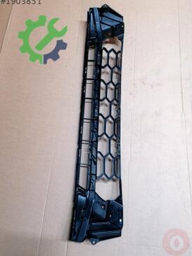 Audi A4 Tampon Izgara Çıtası 8W0807683F çıkma parça