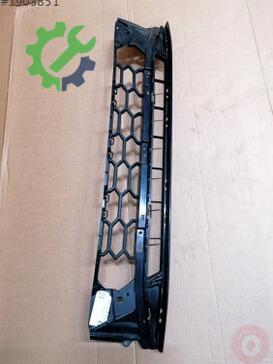 Audi A4 Tampon Izgara Çıtası 8W0807683F çıkma parça