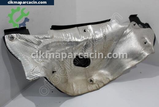 Audi A4 Ön Cam Izgarası çıkma parça
