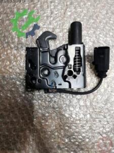 Çıkma Audi A4 Kaput Kilidi 8W0823509B