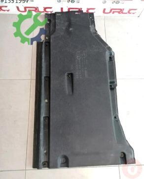 Audi A4 Karter Muhafaza 8W0825208B çıkma parça