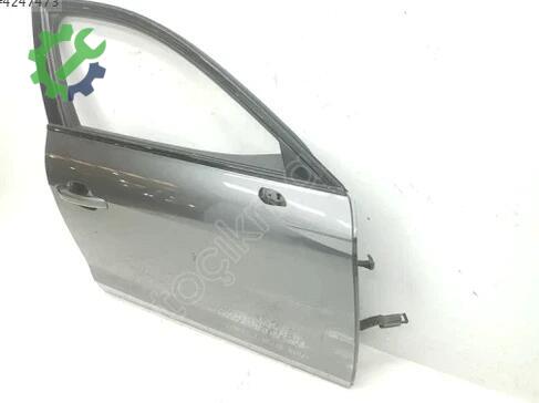 Audi A4 Kapı 8W0831052B çıkma parça