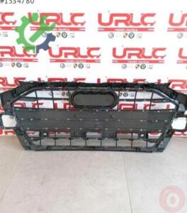 Audi A4 Orijinal Çıkma Panjur 8W0853651DF