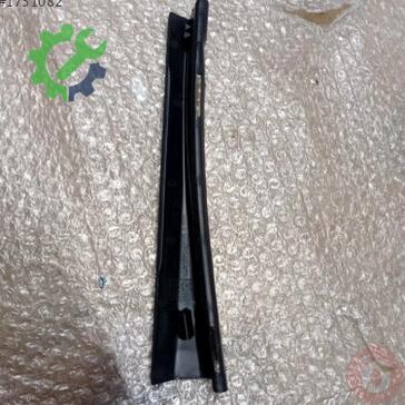 Audi A4 Kapı Direği 8W0868204 çıkma parça