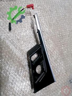 Audi A4 Kapı Çıtası 8W0959523E çıkma parça