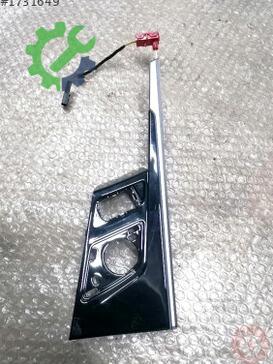 Audi A4 Kapı Çıtası 8W0959523E çıkma parça