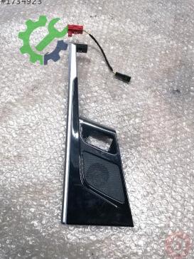 Audi A4 Kapı Çıtası 8W0959524E çıkma parça