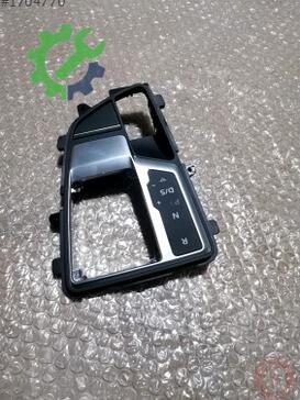 Audi A4 Teyp 8W1713111C çıkma parça