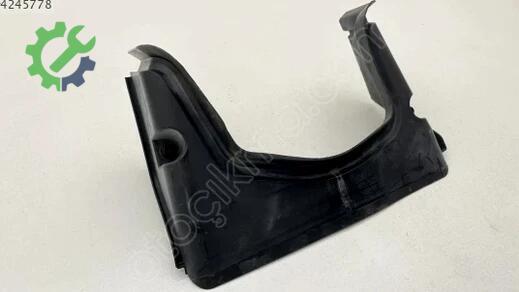 Audi A4 Ön Cam Izgarası çıkma parça