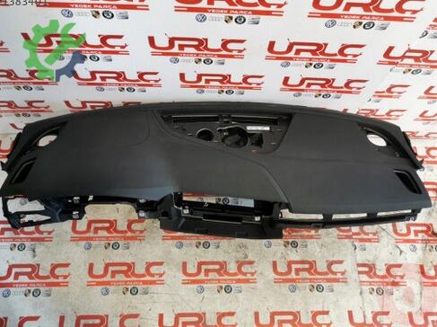 Audi A4 Torpido 8W1857001K çıkma parça