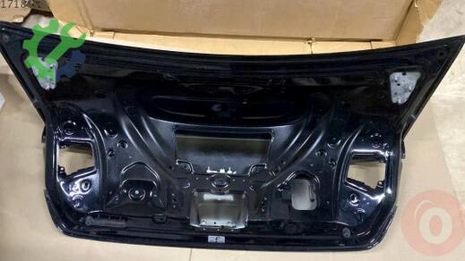 Audi A4 Bagaj 8W5827025J çıkma parça