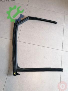 Audi A4 Kapı Çıtası 8W5839431D çıkma parça