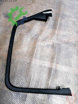 Audi A4 Kapı Çıtası 8W5867672 çıkma parça