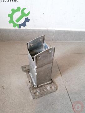 Audi A4 Tampon Demiri 8W6807133 çıkma parça