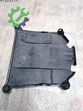 Audi A5 Karlık 8W8825311A çıkma parça