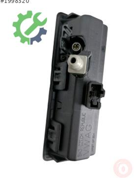 Skoda Superb Arka Cam 8W8827566C çıkma parça