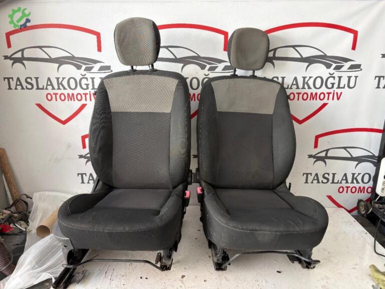 Renault Clio Ön Koltuk çıkma parça