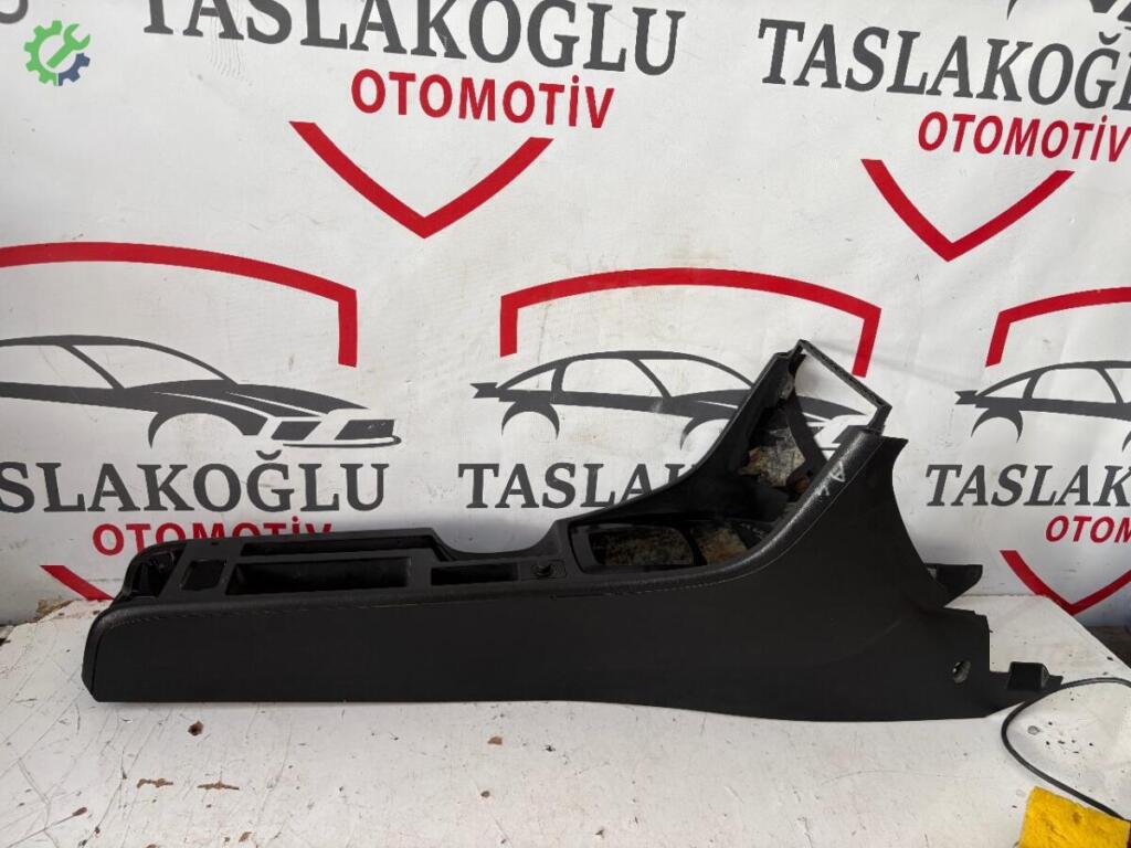 Audi A4 Orta Konsol çıkma parça
