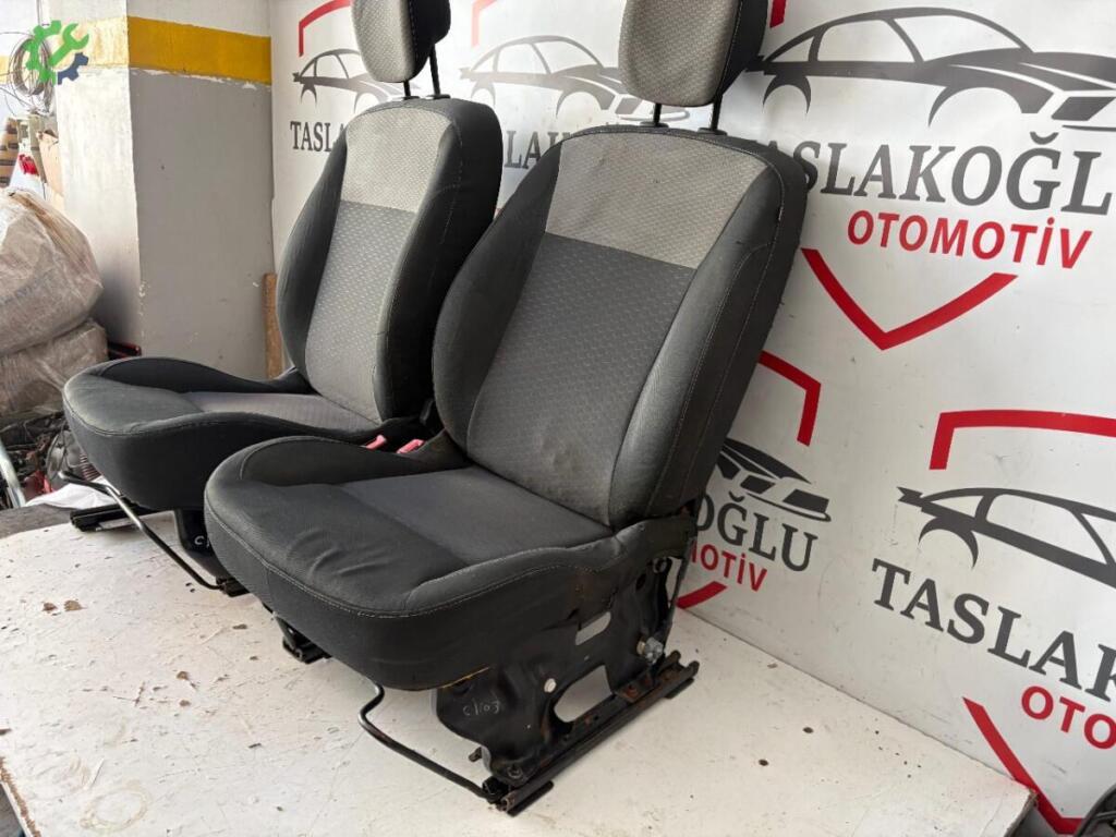 Renault Clio Ön Koltuk çıkma parça