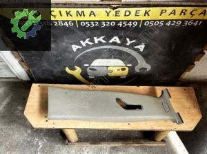 9486846RH Volvo S40 Sağ Orta Direk Kaplaması Orjinal Çıkma