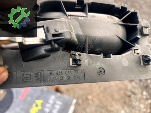 Peugeot 307 Sağ Ön Kapı Kolu 9643604477 çıkma parça