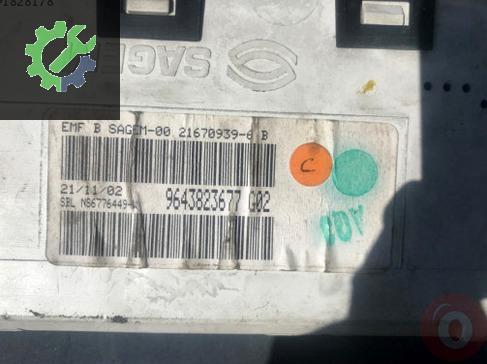 Citroen Xsara Bilgi Ekranı 9643823677 çıkma parça
