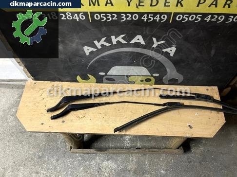 Peugeot 208 Silecek Kolu çıkma parça