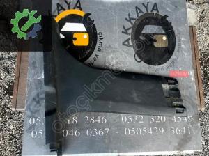 9673656077 Peugeot 2008 Sağ Orta Direk Kaplaması Alt Çıkma