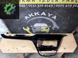 9673830077 Peugeot 208 Teyp Çerçevesi Orjinal Çıkma