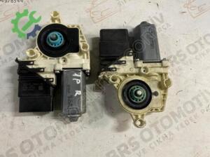 973624106  SEAT LEON-ALTEA SAĞ CAM MOTORU