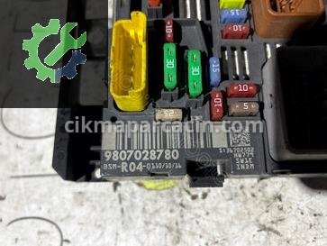 Citroen Berlingo Sigorta Kutusu 9807028780 çıkma parça