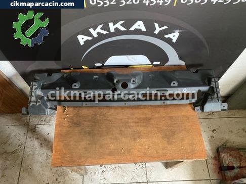 Ford Transit Connect Ön Panjur çıkma parça